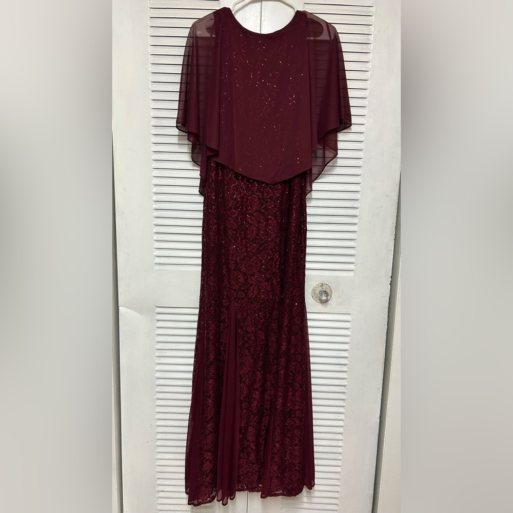 Onyx Elegant Burgundy Lace Evening Dress Size 6